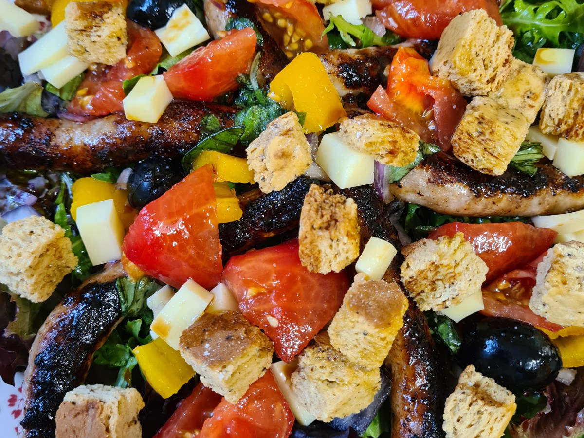 Mixed Salad with Croutons & Sausage